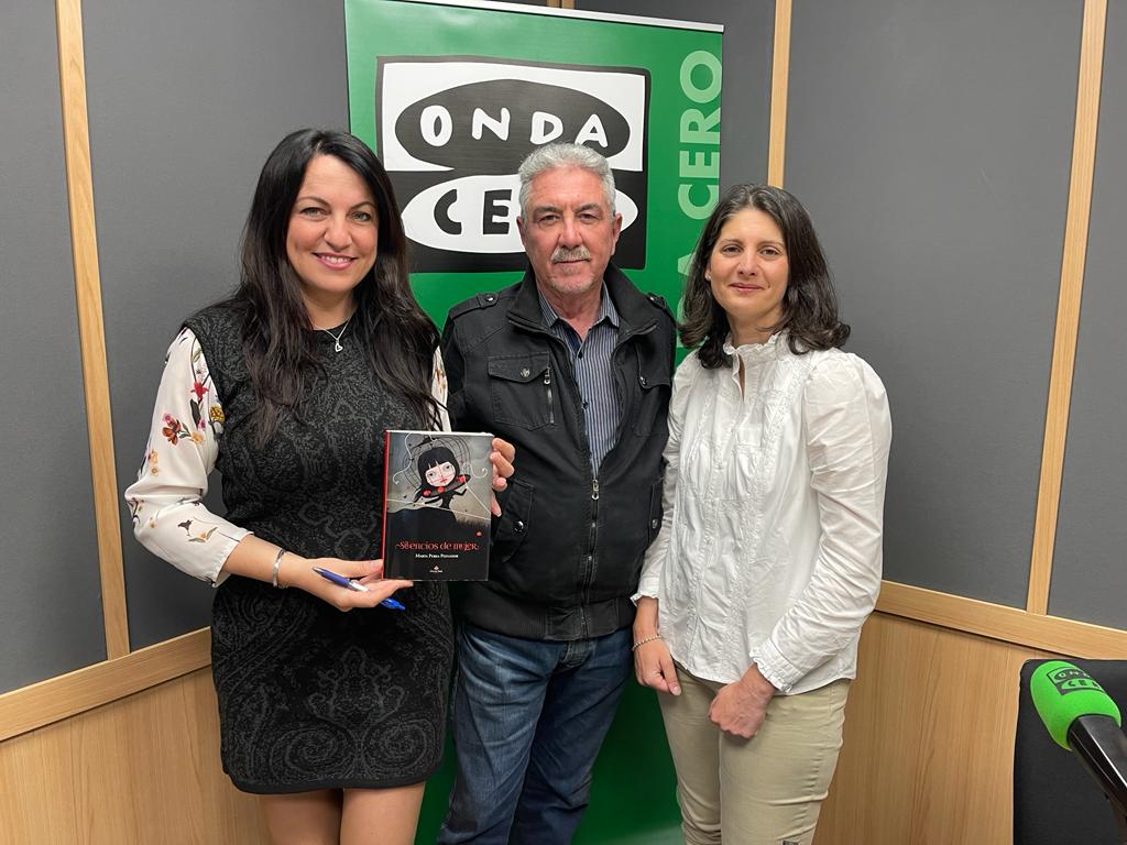 La escritora alicantina Marta Perea presenta 'Silencios de mujer' cuyas protagonistas transitan por un laberinto de emociones presas La escritora alicantina Marta Perea presenta 'Silencios de mujer' cuyas protagonistas transitan por un laberinto de emociones presas