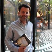 El escritor pacense, José Luis Gil Soto será el pregonero de la Feria del libro de Badajoz