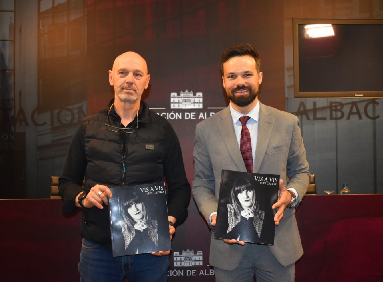 ‘Vis a Vis’ una exposición fotográfica para conocer la personalidad de reconocidas personalidades ‘Vis a Vis’ una exposición fotográfica para conocer la personalidad de reconocidas personalidades