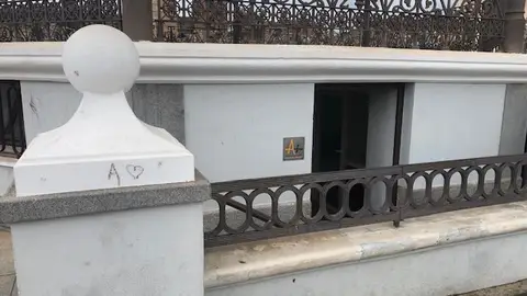 Aseos públicos en la Plaza de Cervantes de Alcalá de Henares Aseos públicos en la Plaza de Cervantes de Alcalá de Henares
