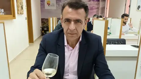 Con el crítico gastronómico Tony Pérez hablamos de vinos D.O. Alicante gastronomia con Tony Perez