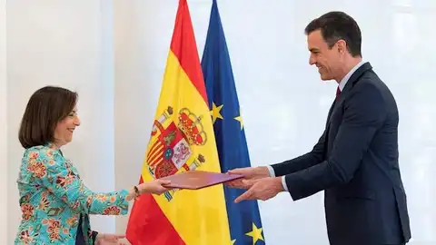 Margarita Robles y Pedro Sánchez, en una foto de archivo Margarita Robles y Pedro Sánchez, en una foto de archivo