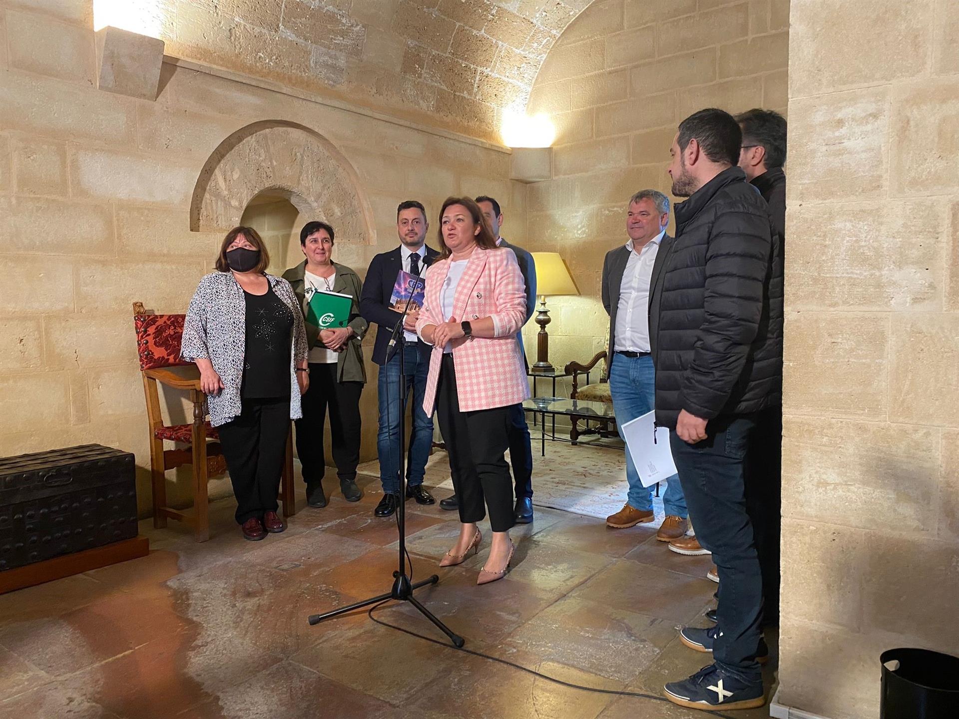 El Govern planteará al Estado medidas para "fidelizar y mejorar" las plantillas de los empleados públicos en Baleares El Govern planteará al Estado medidas para "fidelizar y mejorar" las plantillas de los empleados públicos en Baleares