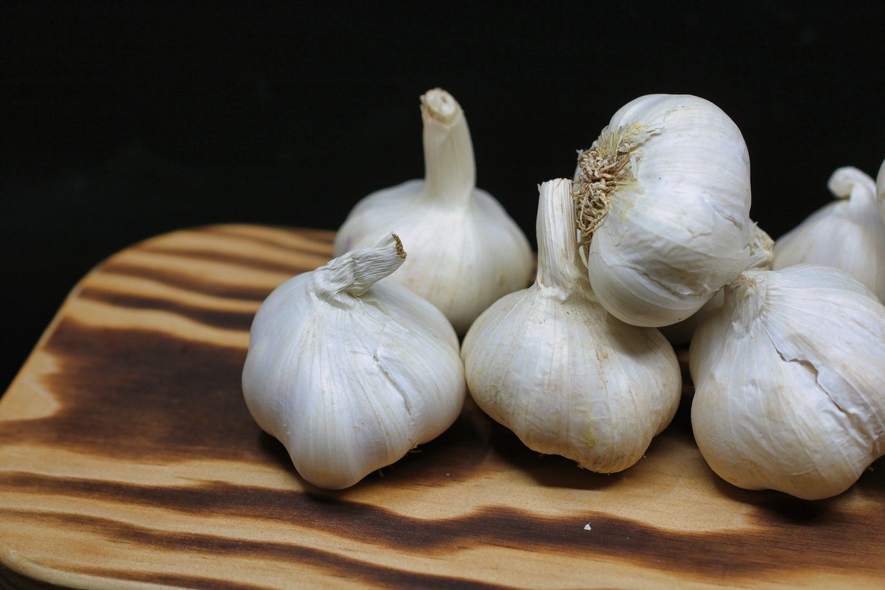 Ajo morado y ajo negro: Así se prepara la receta del ajoatao y una crema de ajo negro Ajo morado y ajo negro: Así se prepara la receta del ajoatao y una crema de ajo negro