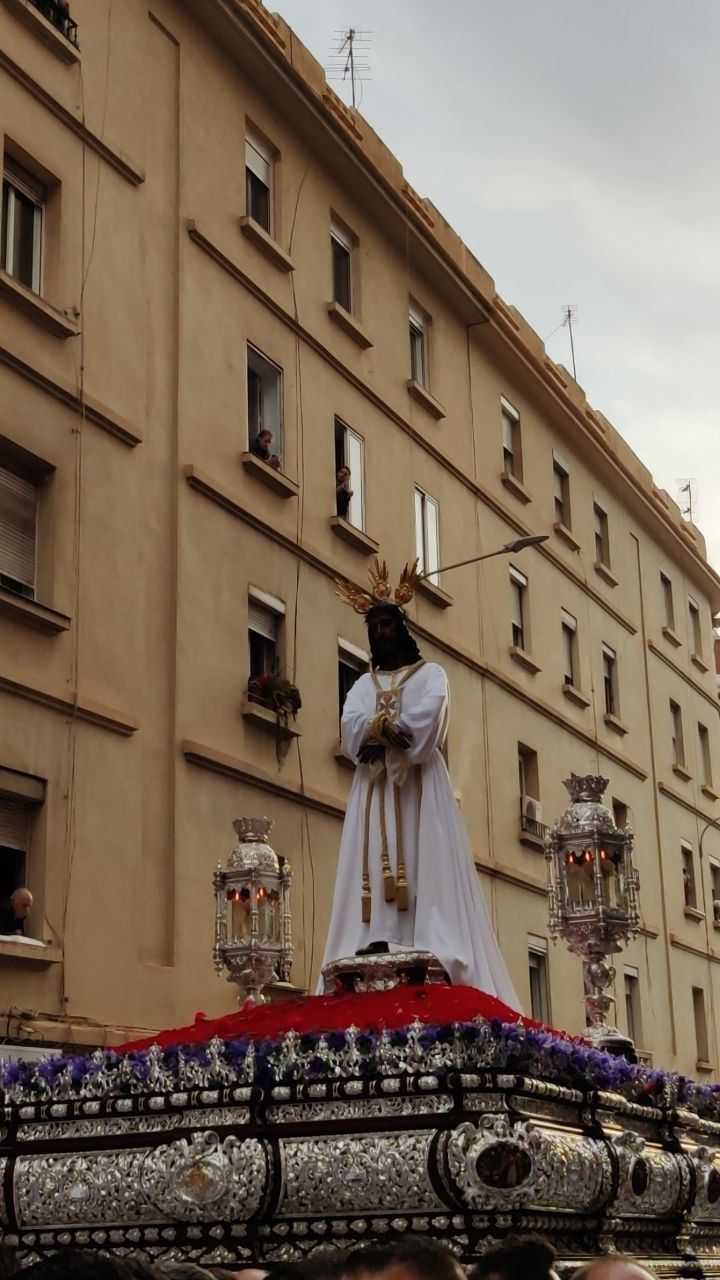 La salida del Cautivo con Al Hombro La salida del Cautivo con Al Hombro