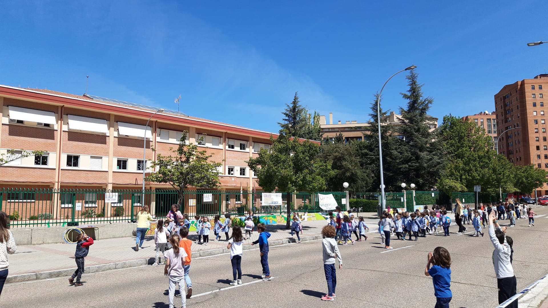 El colegio en la calle El colegio en la calle
