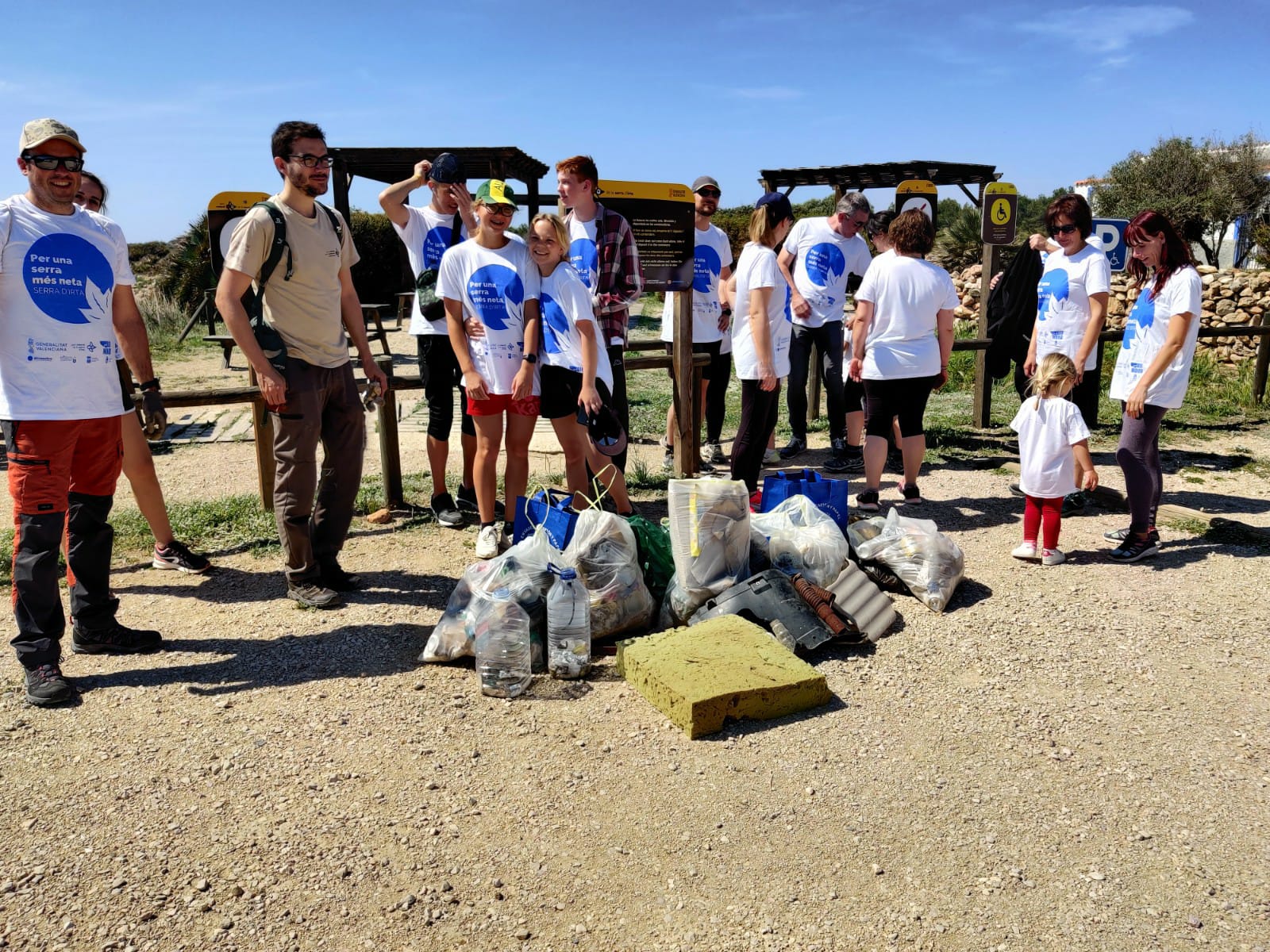 Peñíscola pone en marcha una ruta senderista para mantener limpia la Serra d´Irta Peñíscola pone en marcha una ruta senderista para mantener limpia la Serra d´Irta