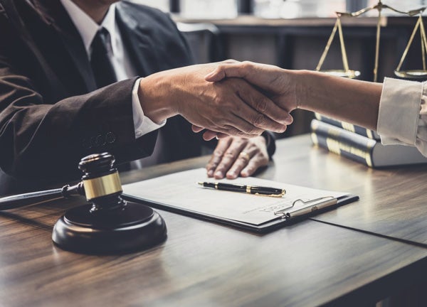 Una pareja se libera de una deuda de 320.000 euros Una pareja se libera de una deuda de 320.000 euros