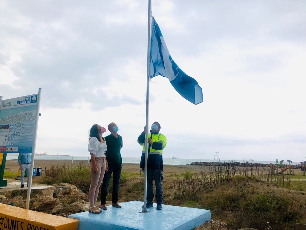 Almassora mantiene este verano la bandera azul de la playa Benafelí Almassora mantiene este verano la bandera azul de la playa Benafelí