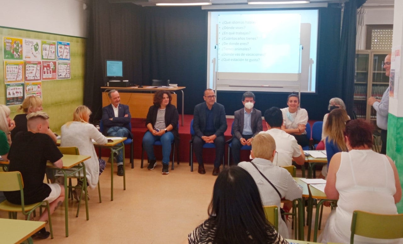 36 refugiados ucranianos aprenden español en el CPEPA Miguel Hernández 36 refugiados ucranianos aprenden español en el CPEPA Miguel Hernández
