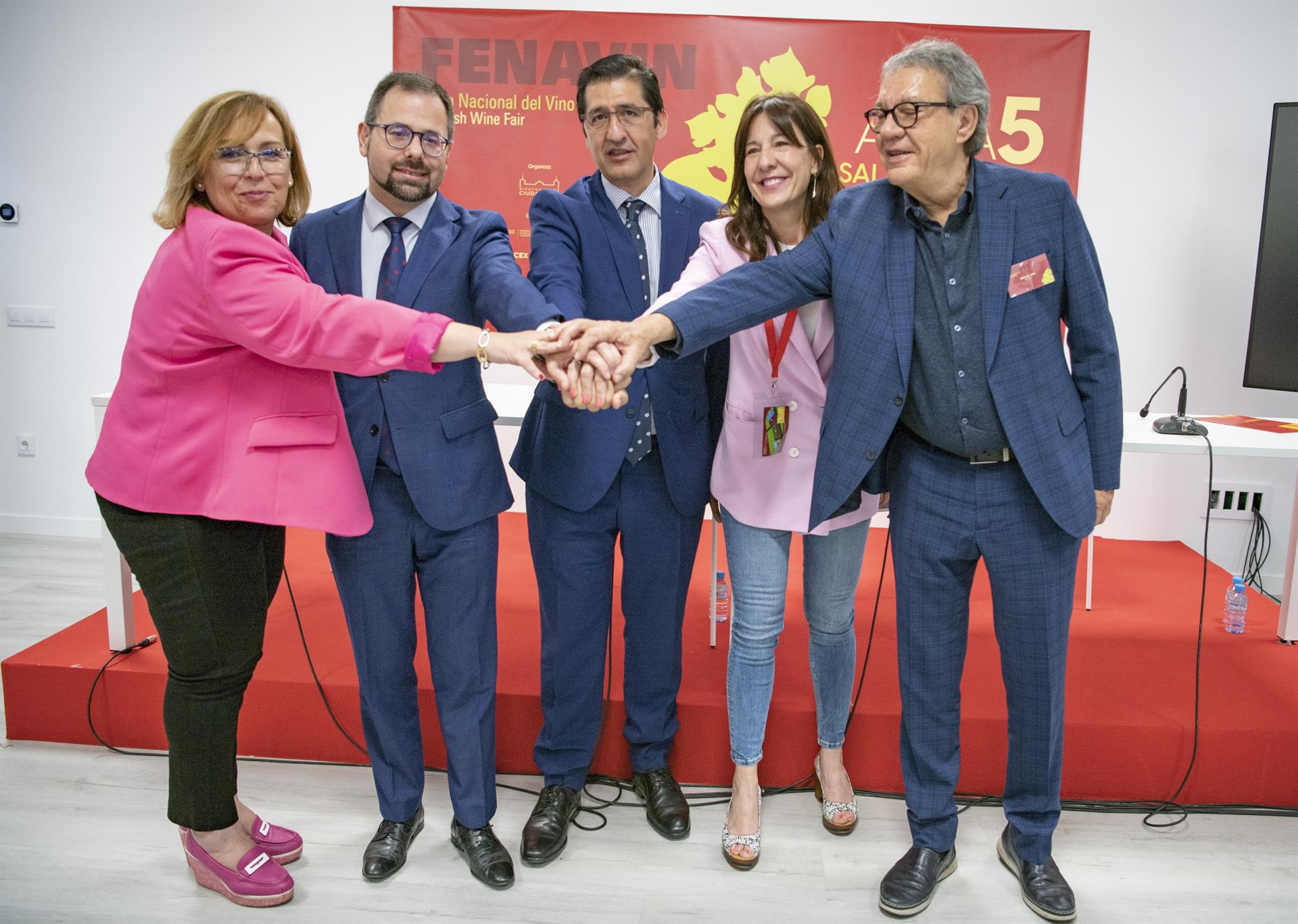 Fenavin cierra con previsión de superar los 64 millones de euros de negocio y habiendo movido otros 20 en Ciudad Real Fenavin cierra con previsión de superar los 64 millones de euros de negocio y habiendo movido otros 20 en Ciudad Real