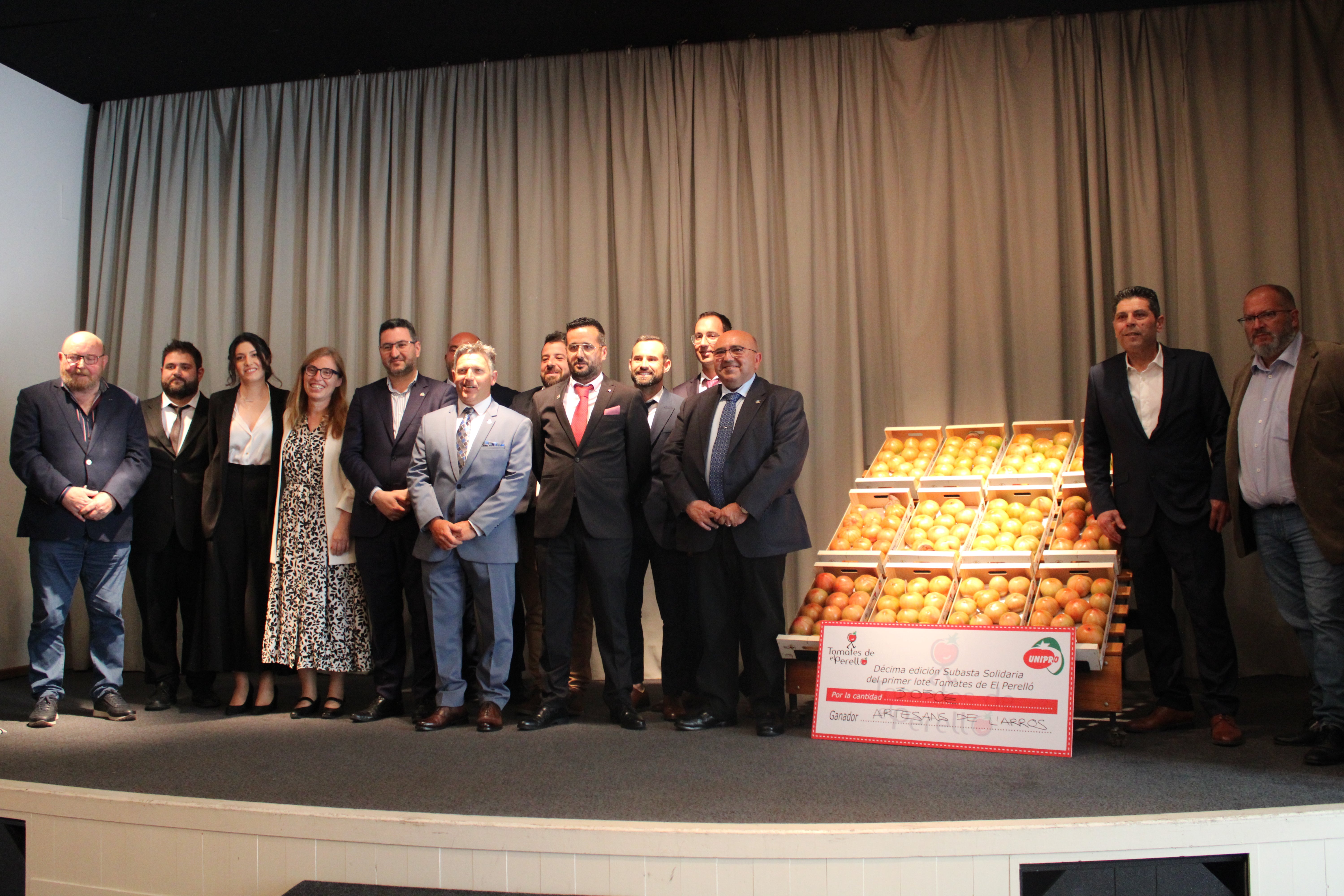 Reivindicaciones del colectivo de la enfermería y el inicio de la temporada de tomate de El Perello Reivindicaciones del colectivo de la enfermería y el inicio de la temporada de tomate de El Perello