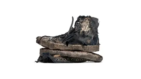 Balenciaga agota su modelo de zapatillas &quot;destrozadas&quot; pese a su precio de 1.450 euros