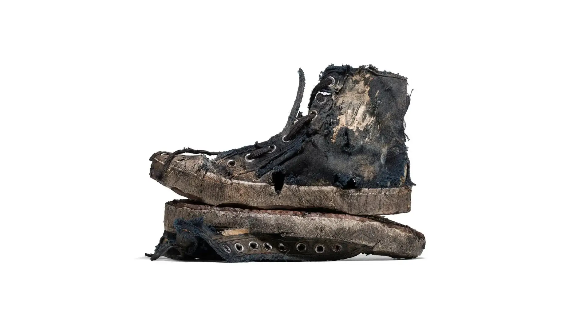 Balenciaga agota su modelo de zapatillas "destrozadas" pese a su precio de 1.450 euros