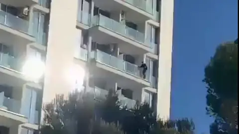 Un británico de 33 años fallece tras caer de un séptimo piso en Magaluf