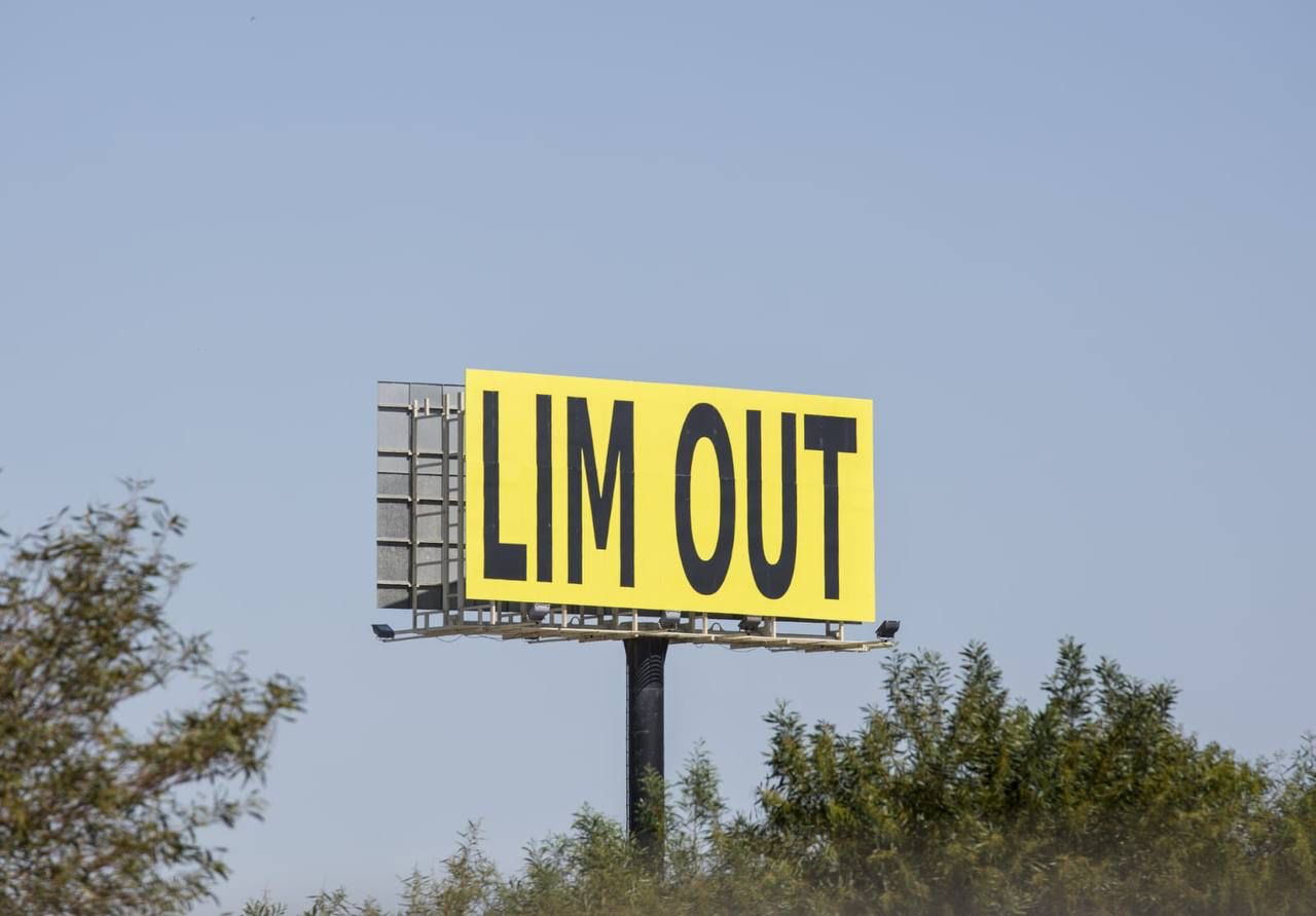 El Valencia pide la retirada del cartel "Lim out" El Valencia pide la retirada del cartel "Lim out"