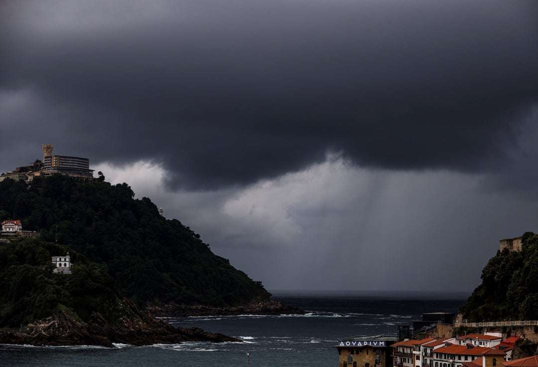 Fin de semana de tormentas eléctricas, granizo y chubascos Fin de semana de tormentas eléctricas, granizo y chubascos