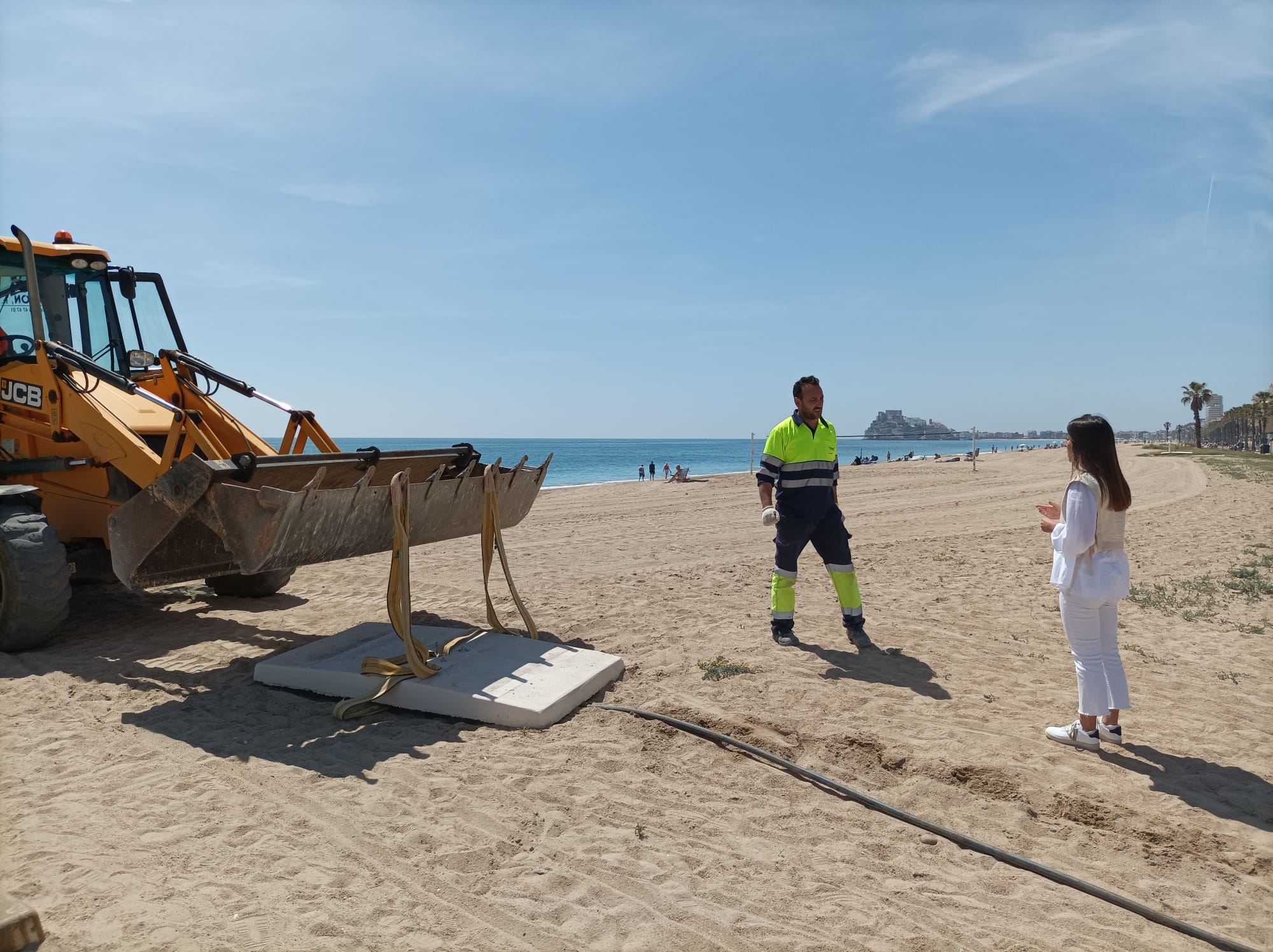 Peñiscola señaliza los accesos a sus playas Peñiscola señaliza los accesos a sus playas
