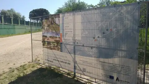 El Ayuntamiento de Alcalá de Henares clausura todos los accesos al río Henares para acometer las obras de adecuación de su entorno El Ayuntamiento de Alcalá de Henares clausura todos los accesos al río Henares para acometer las obras de adecuación de su entorno