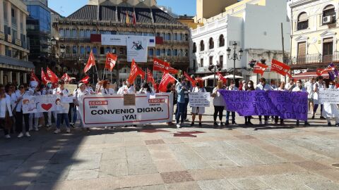 Concentración de protesta de las trabajadoras de ayuda a domicilio