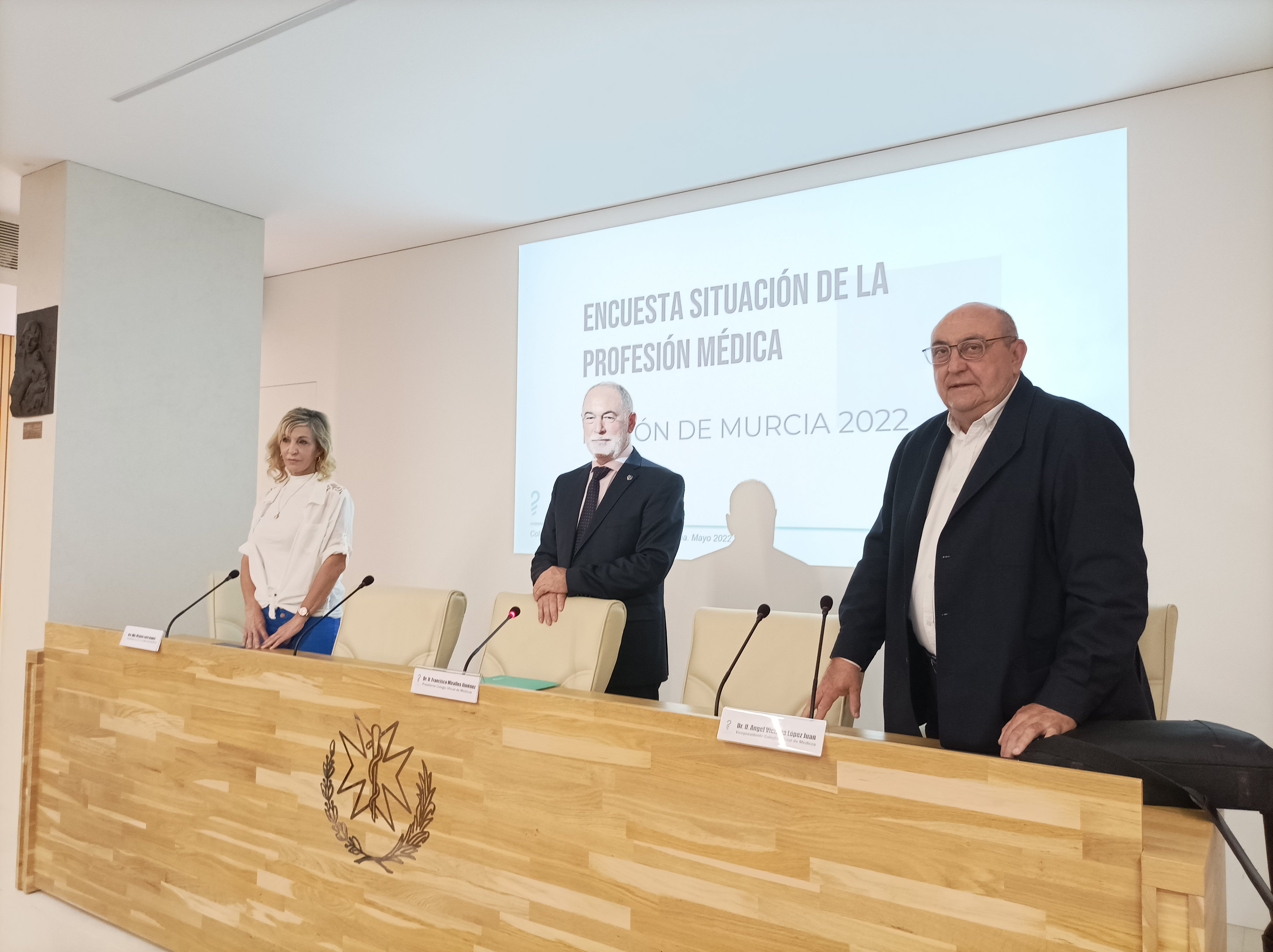 Los médicos anuncian que los centros de salud están a punto de estallar porque los profesionales están "muy quemados" Los médicos anuncian que los centros de salud están a punto de estallar porque los profesionales están "muy quemados"