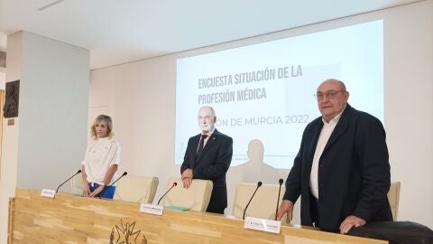 Los m&eacute;dicos anuncian que los centros de salud est&aacute;n a punto de estallar porque los profesionales est&aacute;n "muy quemados"