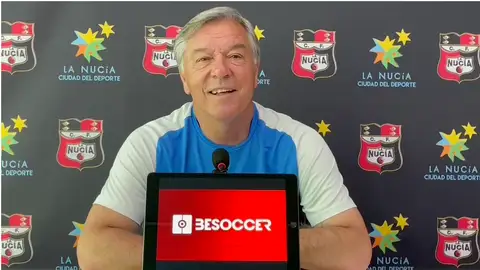 César Ferrando en rueda de prensa César Ferrando en rueda de prensa