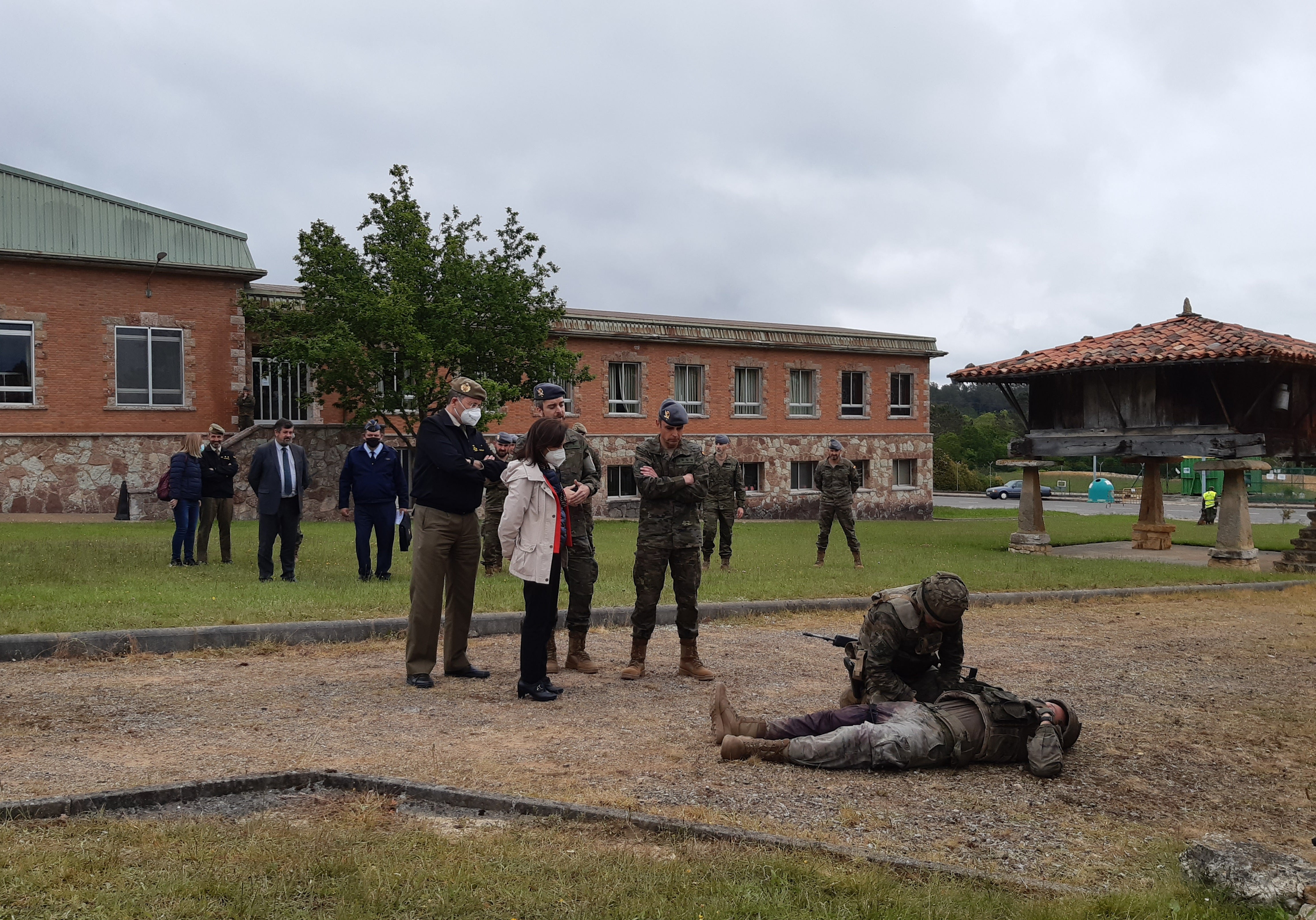 Margarita Robles recorre Cabo Noval sin representación del Principado Margarita Robles recorre Cabo Noval sin representación del Principado