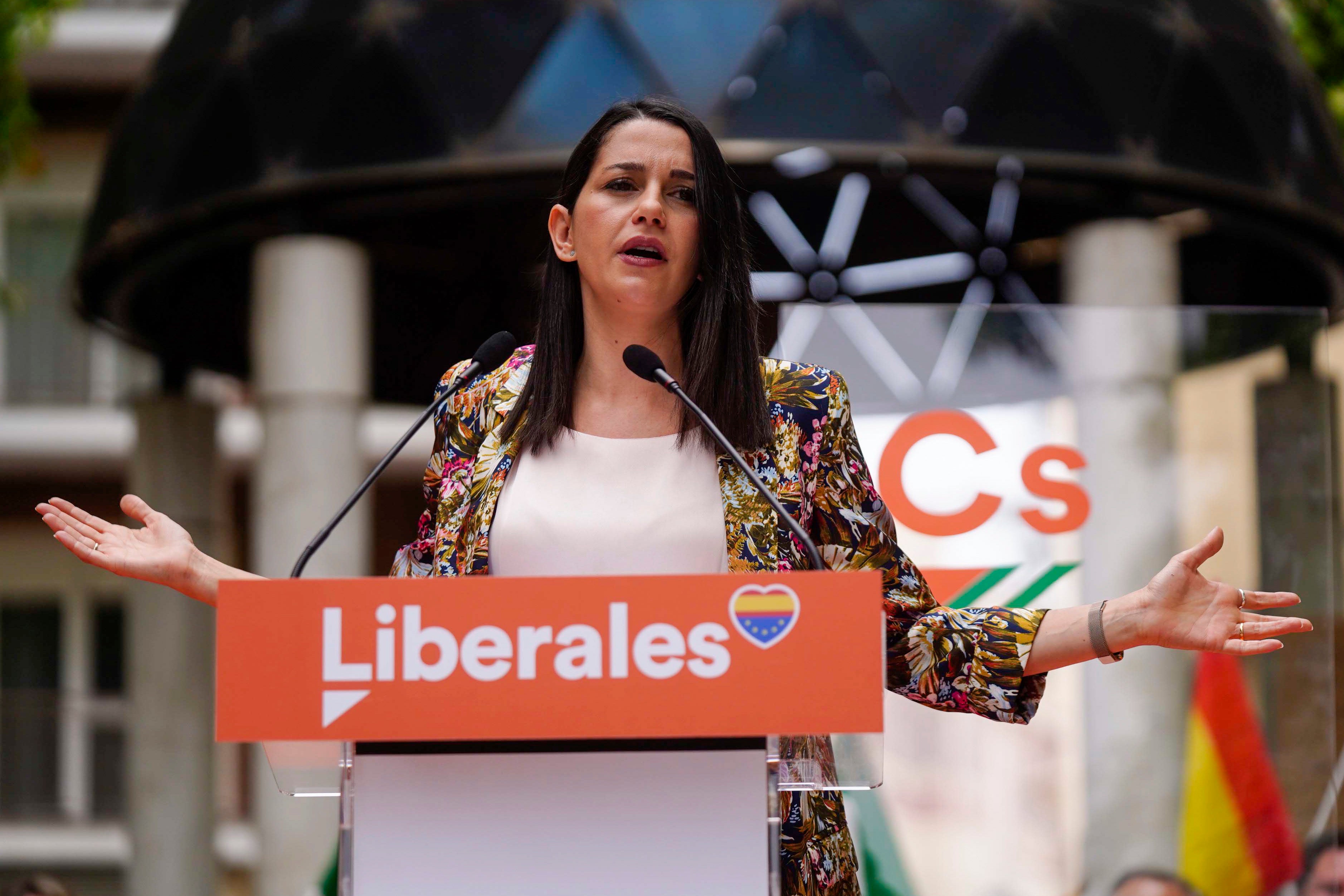Inés Arrimadas: "Los indultos fueron de utilidad para que Sánchez sobreviviera en La Moncloa" Inés Arrimadas: "Los indultos fueron de utilidad para que Sánchez sobreviviera en La Moncloa"