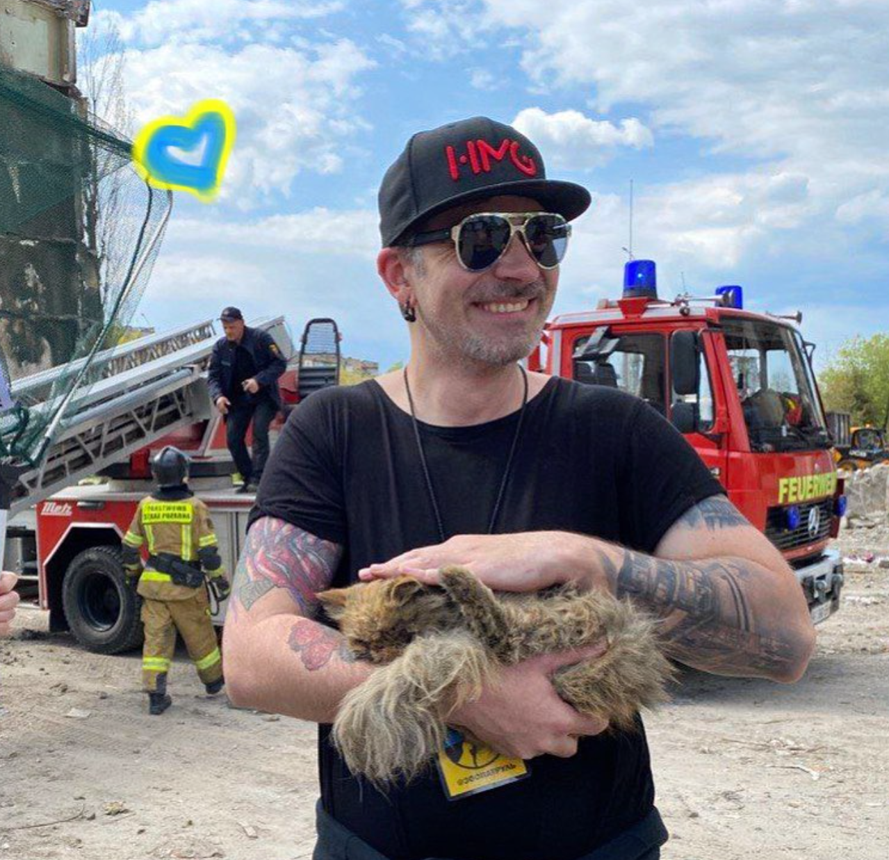 Shafa, el gato ucraniano rescatado de un edificio bombardeado: "No se me pasa el susto ni bañándome en una piscina de Feliway" Shafa, el gato ucraniano rescatado de un edificio bombardeado: "No se me pasa el susto ni bañándome en una piscina de Feliway"