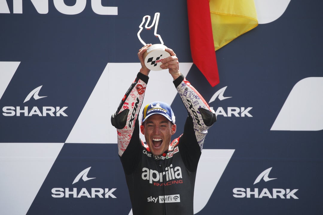 Bastianini vence en Le Mans y Aleix Espargaró estrecha el cerco a Quartararo por el liderato Bastianini vence en Le Mans y Aleix Espargaró estrecha el cerco a Quartararo por el liderato