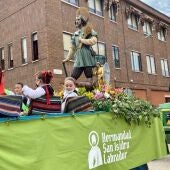 San Isidro vuelve a celebrarse con gran ilusión y participación en la romería a la ermita