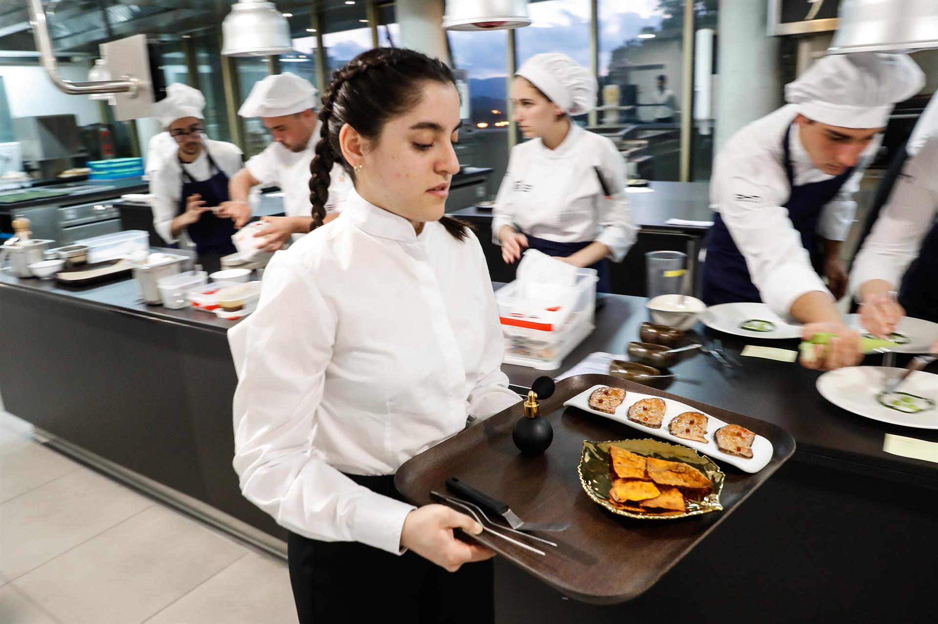 La hostelería arrastra los salarios de Baleares con un recorte del 3,5% La hostelería arrastra los salarios de Baleares con un recorte del 3,5%