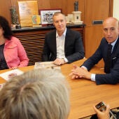 Vera López, Vergún Vladislav y José Antonio Díez en alcaldía