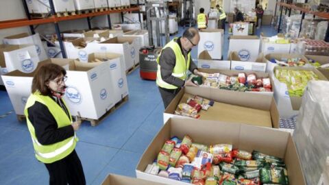 Alimentos b&aacute;sicos como arroz y leche empiezan a escasear en el Banco de Alimentos