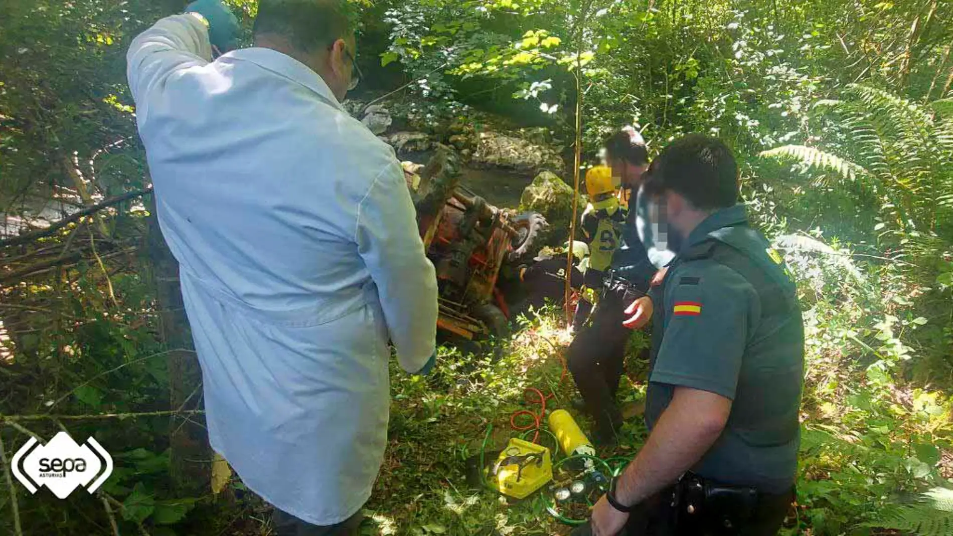 Fallece un varón de 6 años al caer con un dúmper al río en una finca en Cua, en Piloña