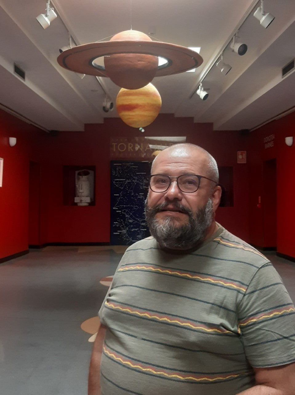 El vitoriano Javier Armentia lleva 32 años como director del Planetario de Pamplona El vitoriano Javier Armentia lleva 32 años como director del Planetario de Pamplona