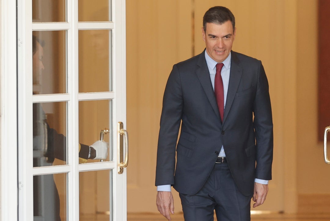 Sánchez imita el plasma de Rajoy: cinco meses sin ruedas de prensa Sánchez imita el plasma de Rajoy: cinco meses sin ruedas de prensa
