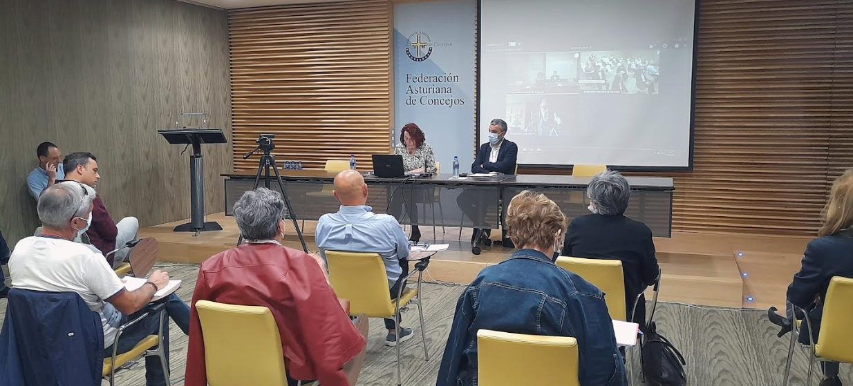 Alejandro Calvo pide no entrar en "ocurrencias" y trabajar con rigor en el tema del lobo Alejandro Calvo pide no entrar en "ocurrencias" y trabajar con rigor en el tema del lobo