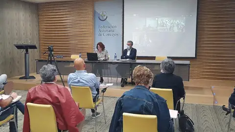 Alejandro Calvo en el encuentro sobre la Agenda Rural y Urbana Alejandro Calvo en el encuentro sobre la Agenda Rural y Urbana