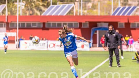 Marina Martí en un partido con el Alhama Elpozo