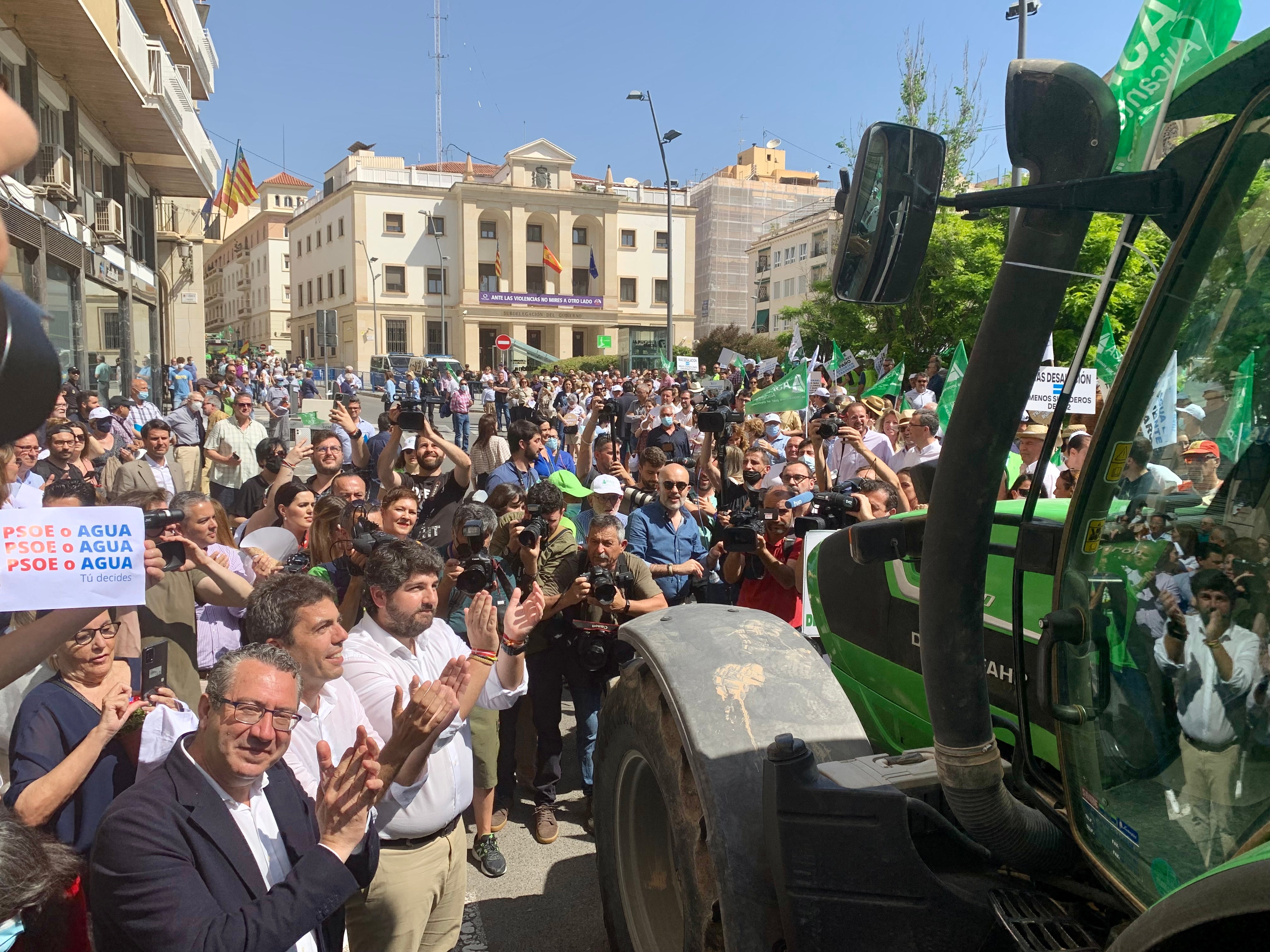 López Miras en defensa del trasvase Tajo-Segura: "Psoe o agua" López Miras en defensa del trasvase Tajo-Segura: "Psoe o agua"