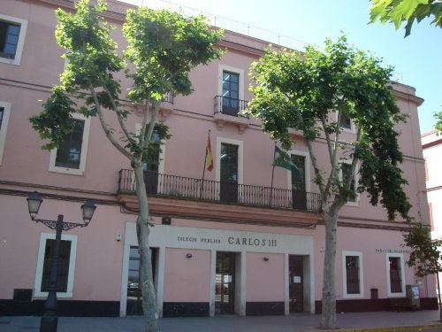 Denuncian nuevos cierres de líneas en colegios de Cádiz Denuncian nuevos cierres de líneas en colegios de Cádiz