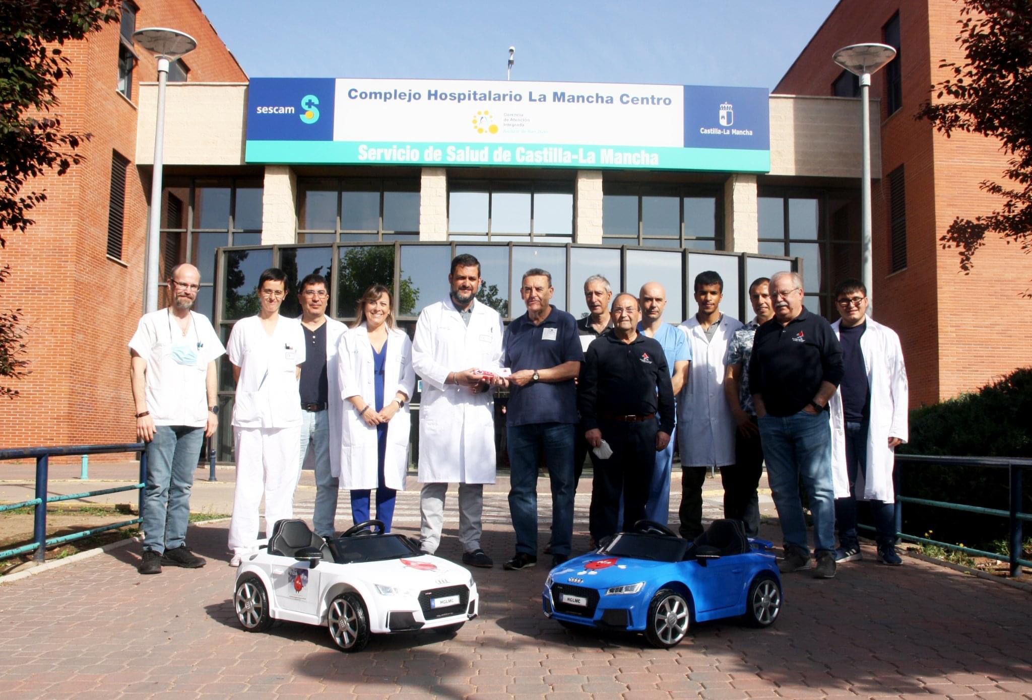 La Asociación de Donantes de Sangre, dona dos coches eléctricos para que los niños entren sobre ruedas a los quirófanos La Asociación de Donantes de Sangre, dona dos coches eléctricos para que los niños entren sobre ruedas a los quirófanos