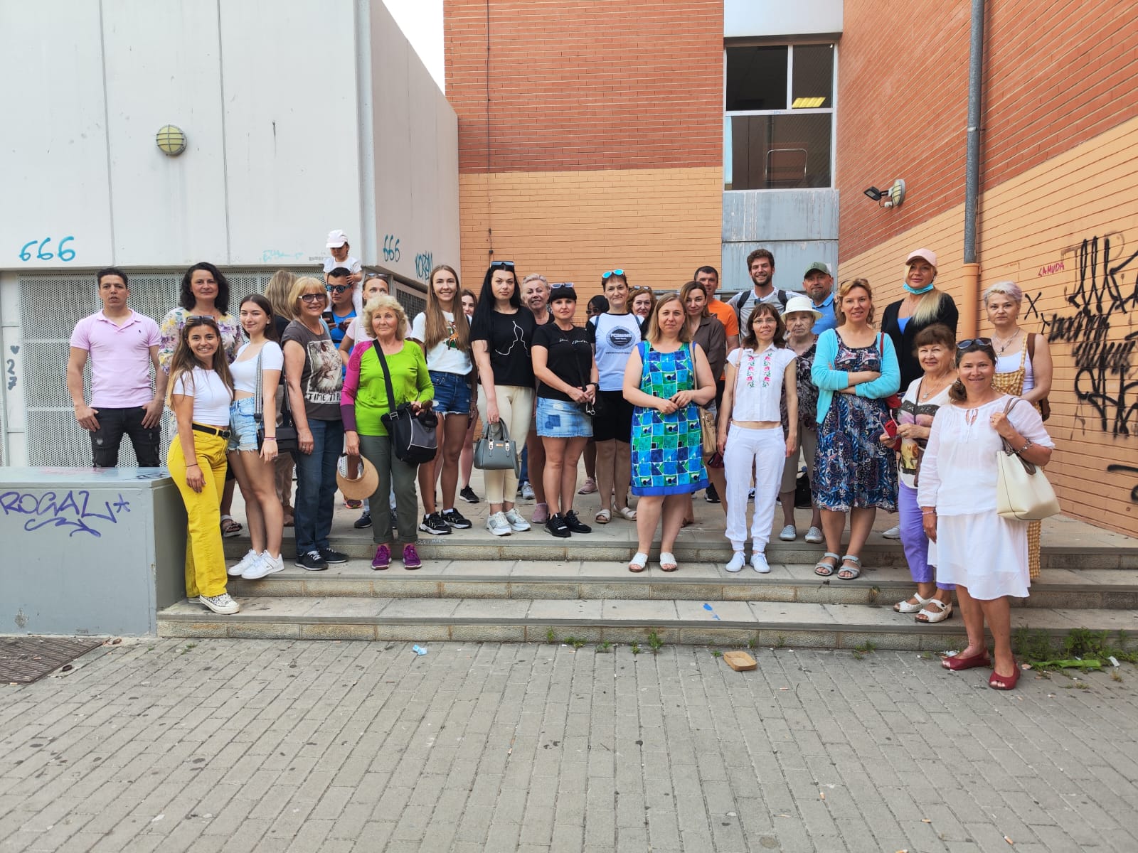 Medio centenar de personas refugiadas ucranianas celebran el Día de los Museos en Sagunto Medio centenar de personas refugiadas ucranianas celebran el Día de los Museos en Sagunto