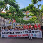 Centenares de personas acuden a la concentración convocada por la Coordinadora de Organizaciones en Defensa de la Sanidad Pública en Torrejón de Ardoz