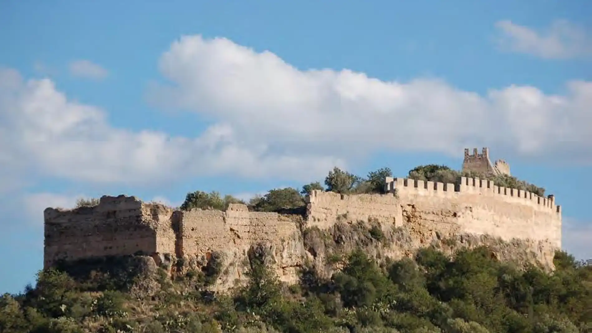 La Diputació reactiva el proyecto para hacer visitable el Castillo de Corbera tras el visto bueno de la Generalitat