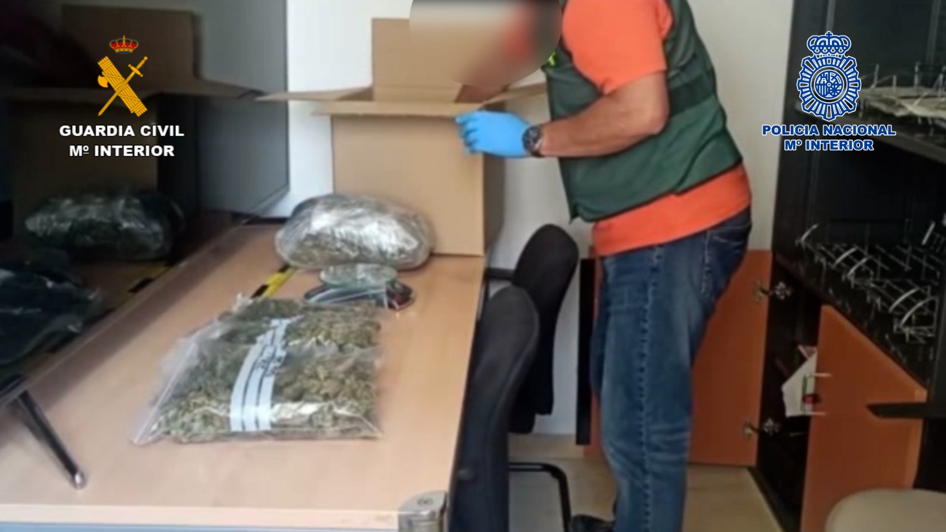 Desarticulado un grupo criminal dedicado a la venta de droga al menudeo en La Vila Joiosa Desarticulado un grupo criminal dedicado a la venta de droga al menudeo en La Vila Joiosa