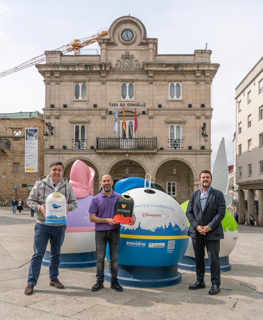 A maxia da reciclaxe toma as rúas de Ourense con iglús de Ecovidrio A maxia da reciclaxe toma as rúas de Ourense con iglús de Ecovidrio