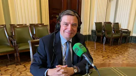 El ministro de Agricultura, Alimentación y Medioambiente, Luis Planas, en Julia en la onda El ministro de Agricultura, Alimentación y Medioambiente, Luis Planas, en Julia en la onda